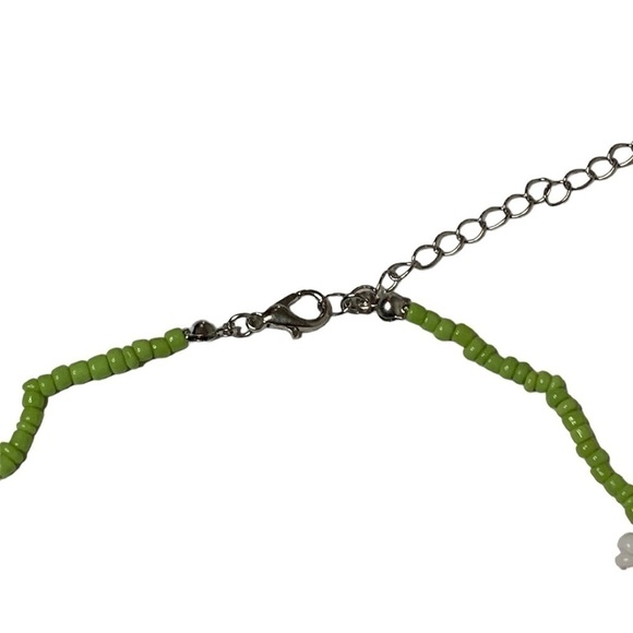 Beaded flower necklace - Picture 2 of 5